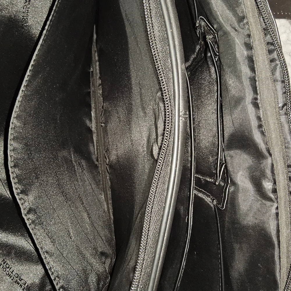 Preloved Kenneth Cole Reaction Black Laptop bag/ Briefcase Professional Design